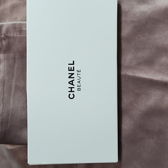 CHANEL Clips - Picture 1 of 2